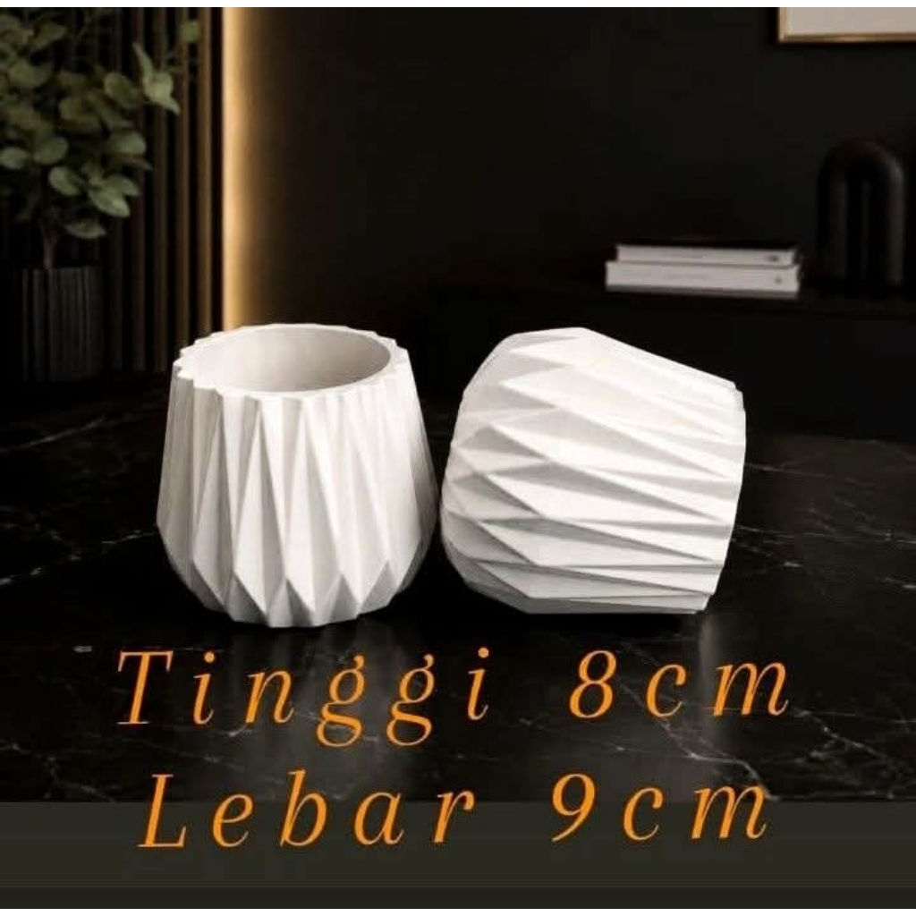 Pot kaktus 8cm 9cm. besar multifungsi harga grosir. Hadirkan sentuhan manis dan minimalis di meja ke