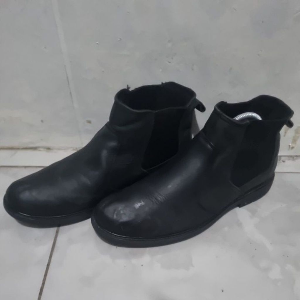 sepatu second boots kulit chelsea cat ori size 41