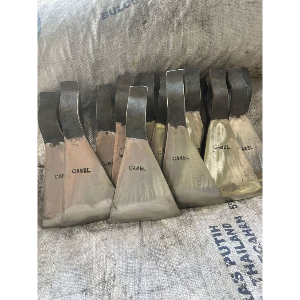 Kampak multifungsi baja per