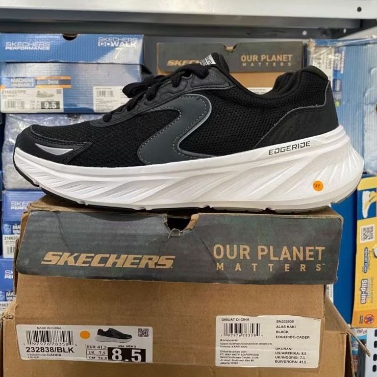 Sepatu Outdoor Pria Skechers Edgeride Cader - Black White