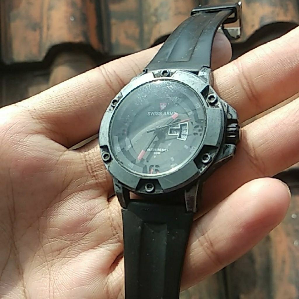 JAM TANGAN SWIS ARMY