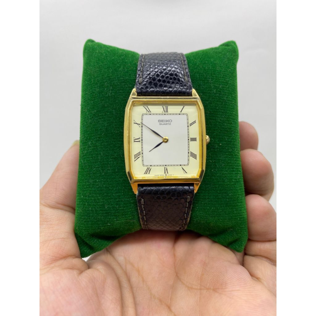 Jam Tangan Vintage Seiko Square Tank Roman Indeks Dial