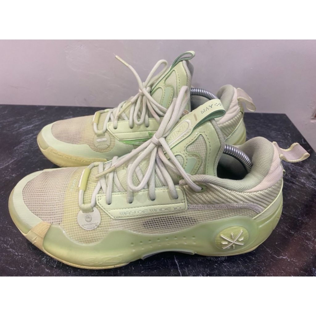 Li-Ning Way of Wade 10 Low, sepatu basket, warna avicado, bahan rajut dan jaring, Tapak carbon dan k
