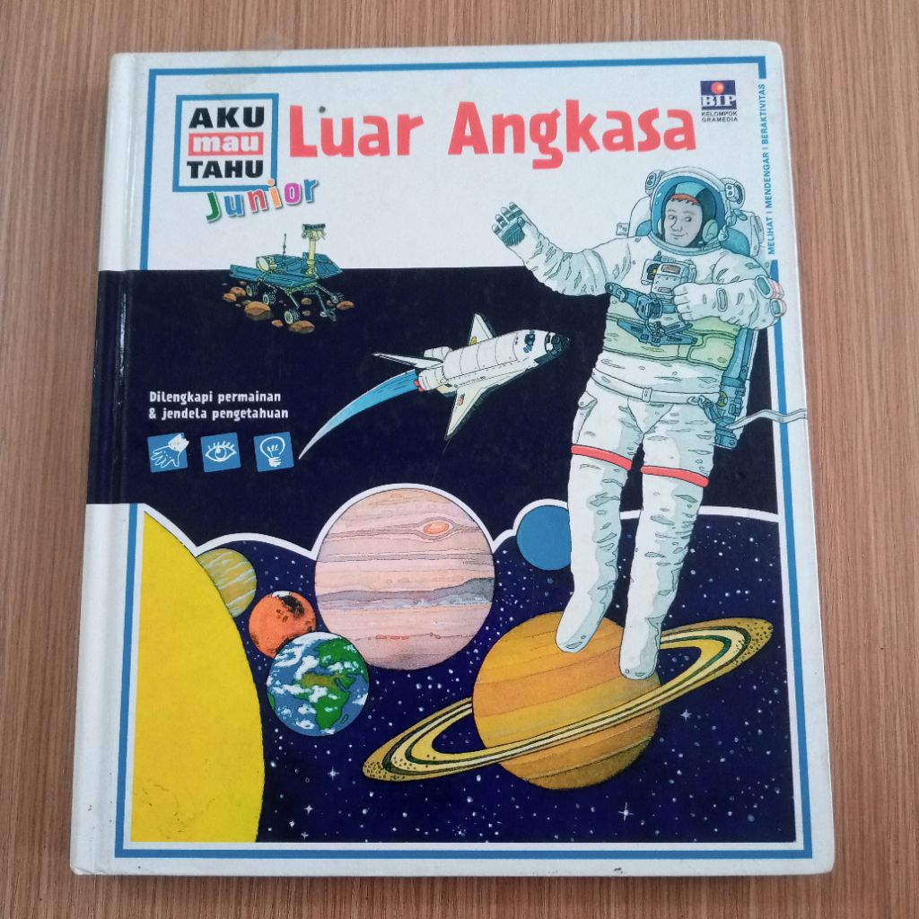 Buku Aku Mau Tahu Junior Luar Angkasa Hardcover Interaktif preloved