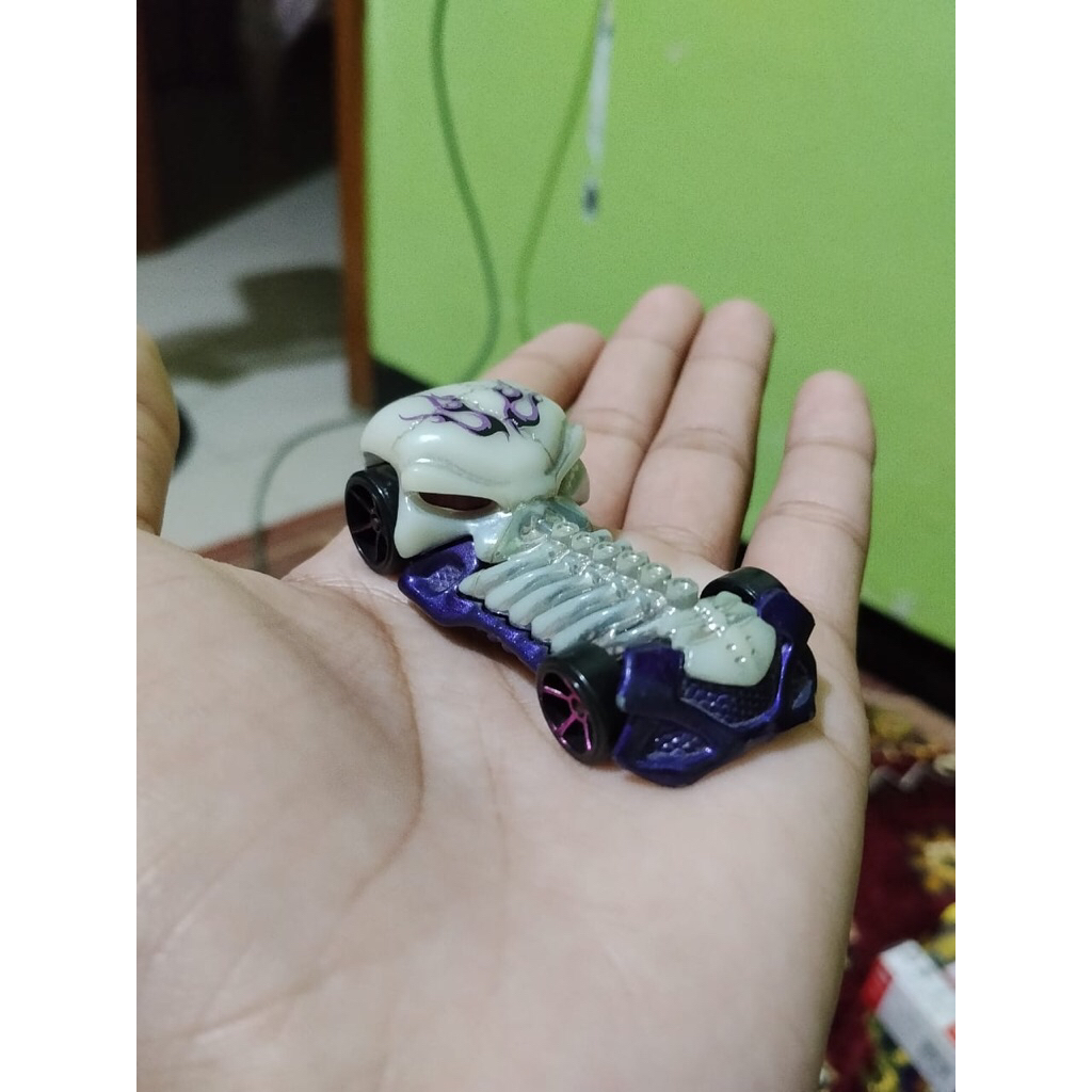 hotwheels bone shaker