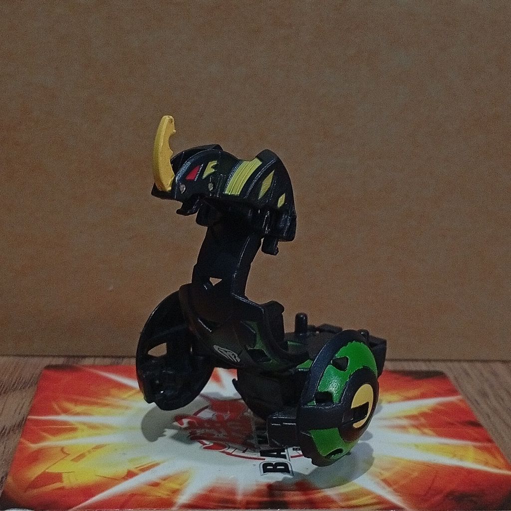 Bakugan Fangoid Darkus