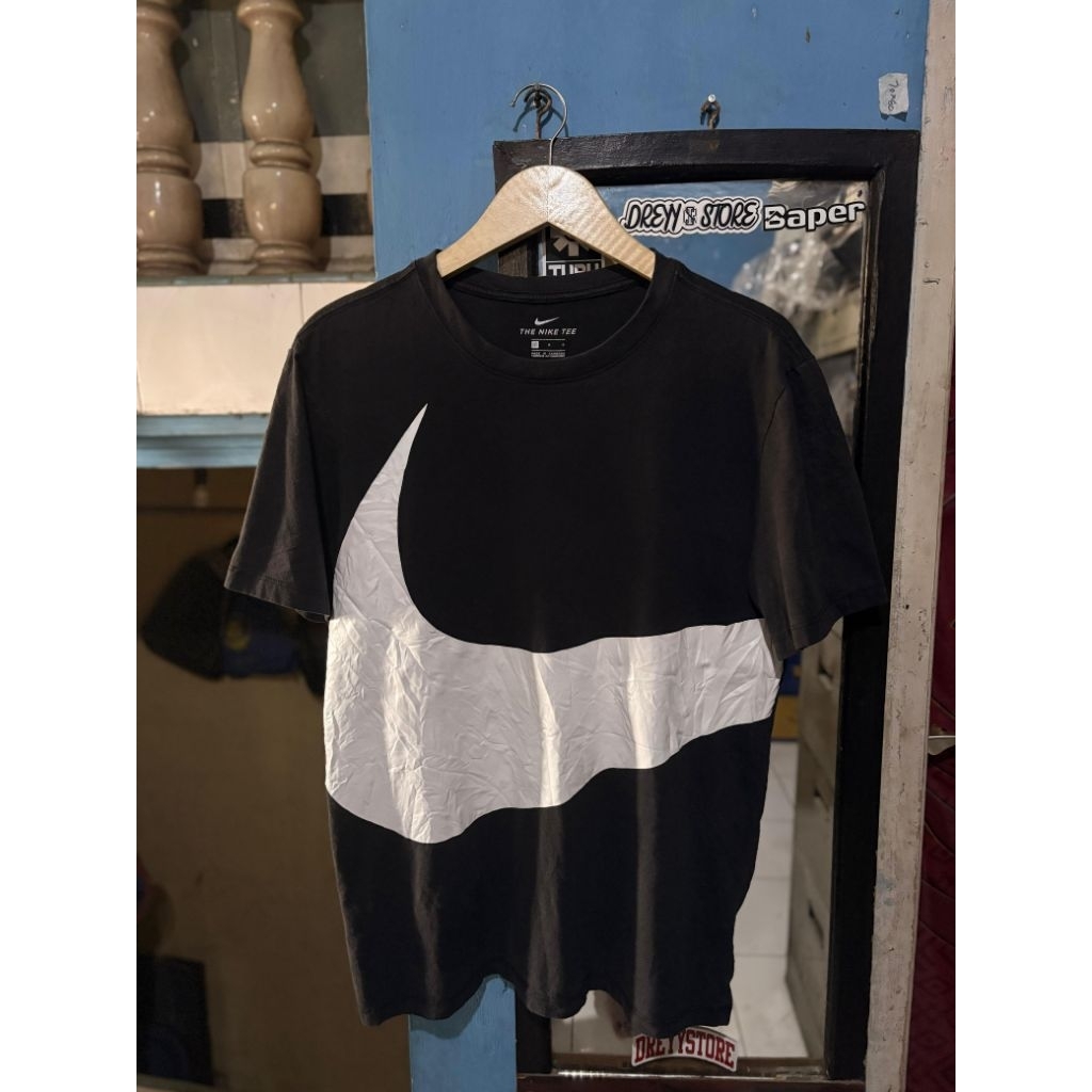 Kaos nike big woosh