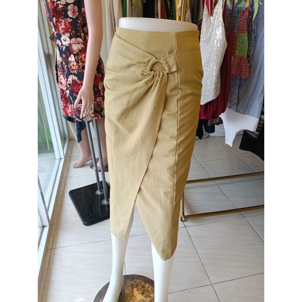 rok warna cream