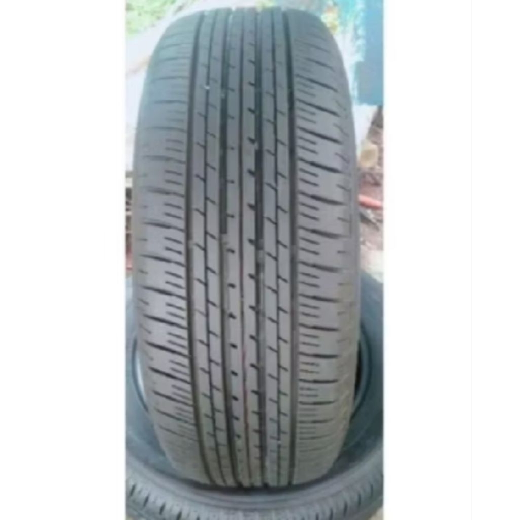 Ban mobil copotan UK 235/60 R18 merek brigston ban mobil bekas ban mobil second tubles siap pakai.