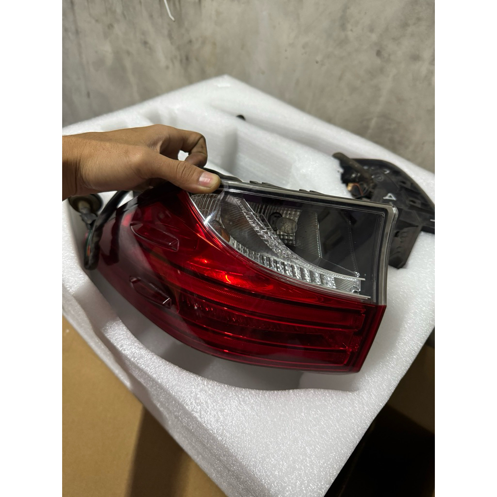 STOPLAMP FORTUNER VRZ ORIGINAL COPOTAN KOMPLIT