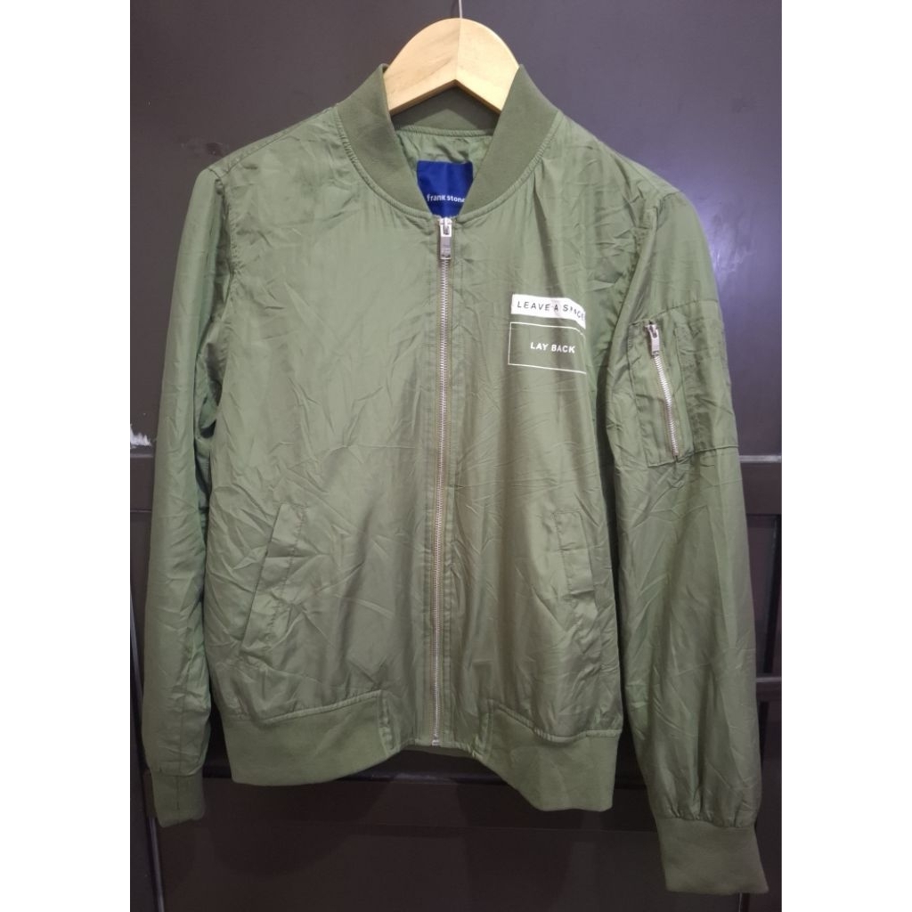 BOMBER JAKET WARNA ARMY DOUBLE LAYER BAHAN PARASUT MEREK FRANK STONE SIZE M