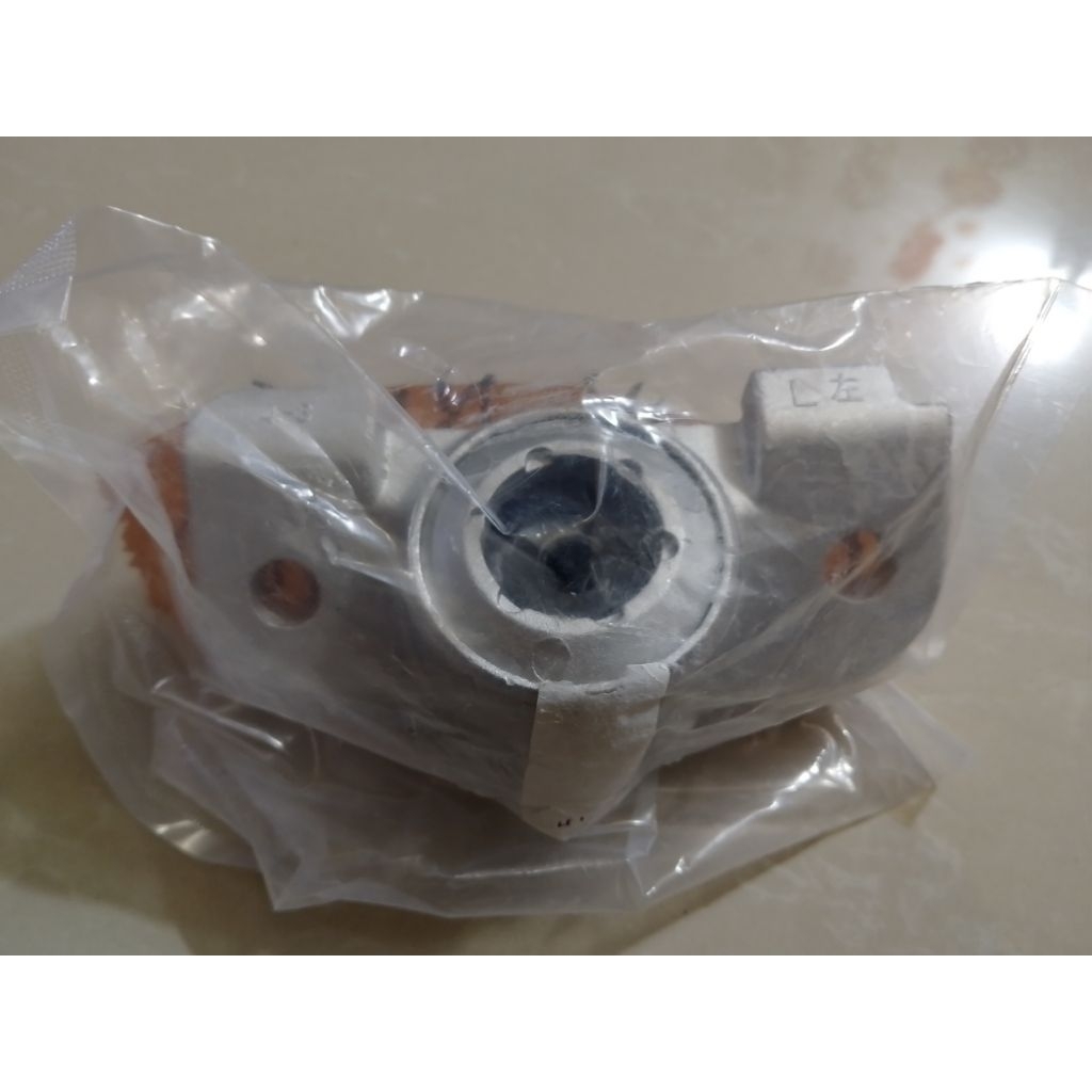 Tapak support shock belakang kiri Chevrolet Spin