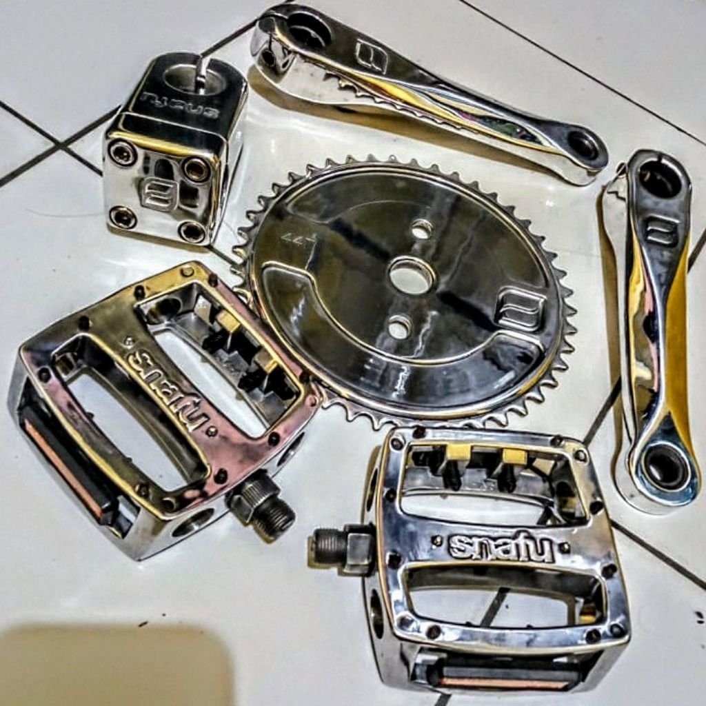 Snafu set up for midschool BMX parts