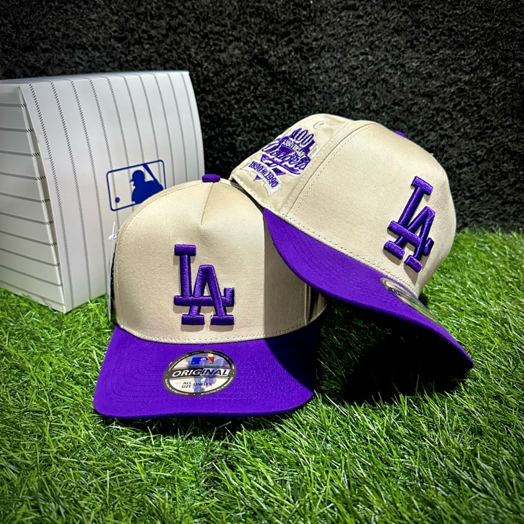 Topi Import LA Baseball Fashion Logo Bordir Timbul - Kombinasi Cream Visor Ungu - Full Tag MLB - Top