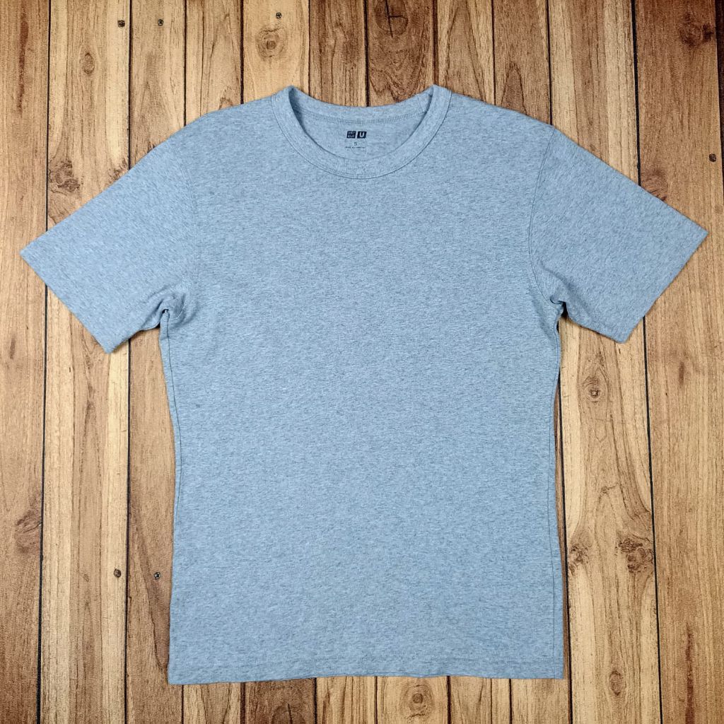 Kaos Uniqlo U