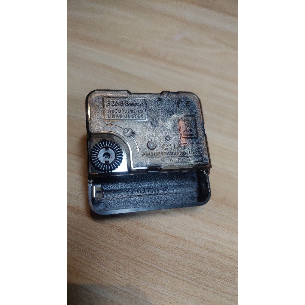 mesin jam dinding QUARTZ
