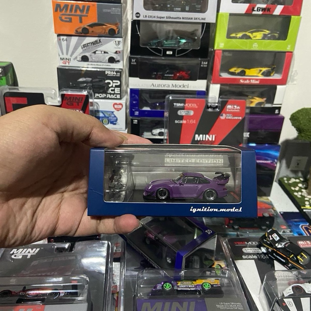 Ignition Model Porsche RWB + Figure Akira Nakai