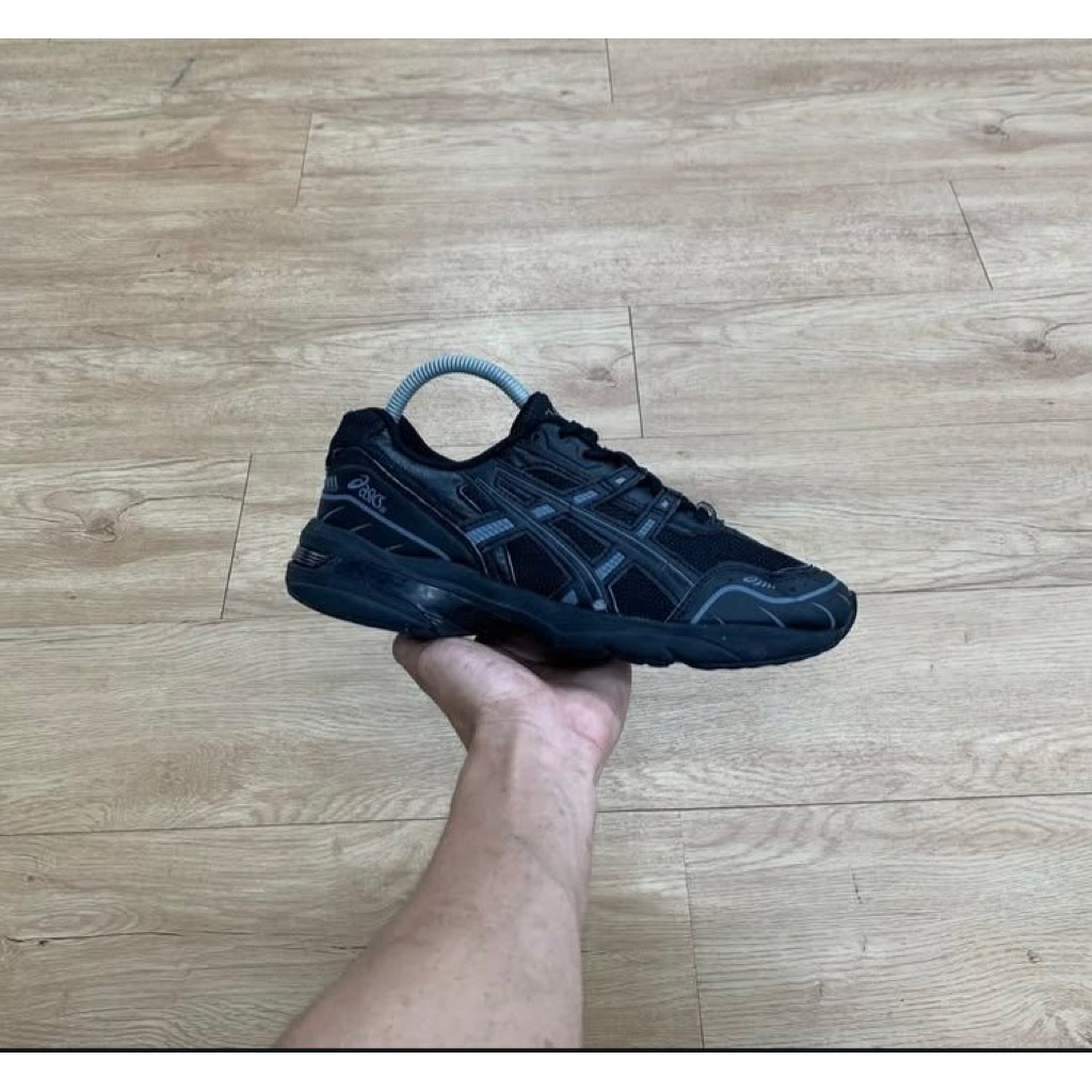 SEPATU RUNNING ASICS GEL 1090 (SHADOW BLACKK)