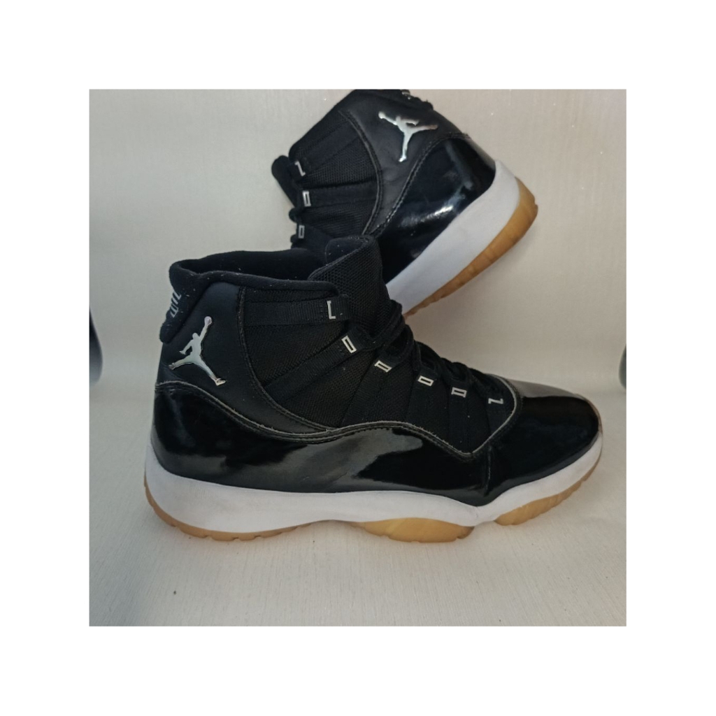 Sepatu Air Jordan 11 Retro Jubilee "25th Anniversary".