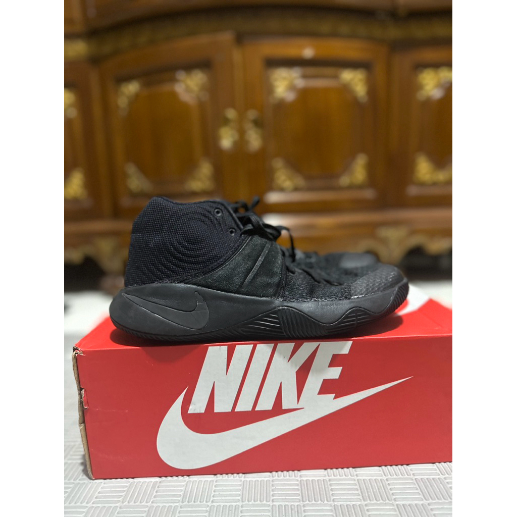 kyrie 2 triple black original authentic
