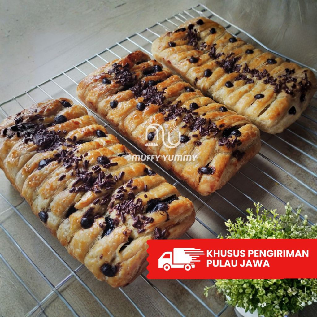 Banana Strudel Chocban Choco Banana Strudel Chococheese Bolen Pisang Coklat Keju Pastry