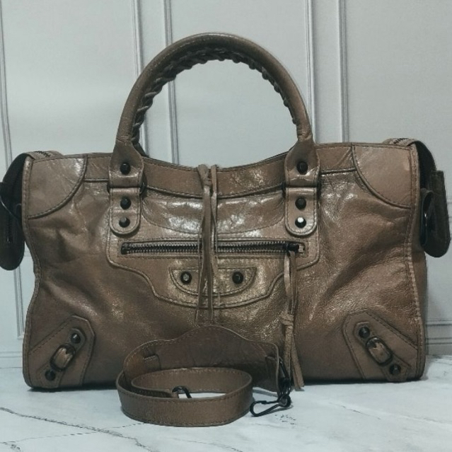 Balenciaga city