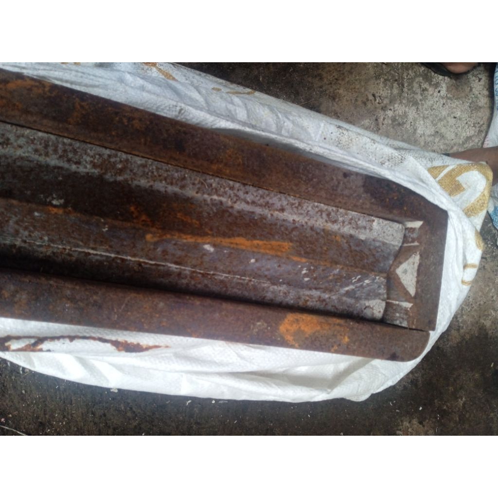 cetakan batako model baut bahan tebal berkualitas