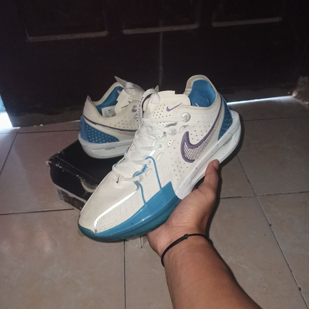 sepatu basket second gt cut 3 sz 41