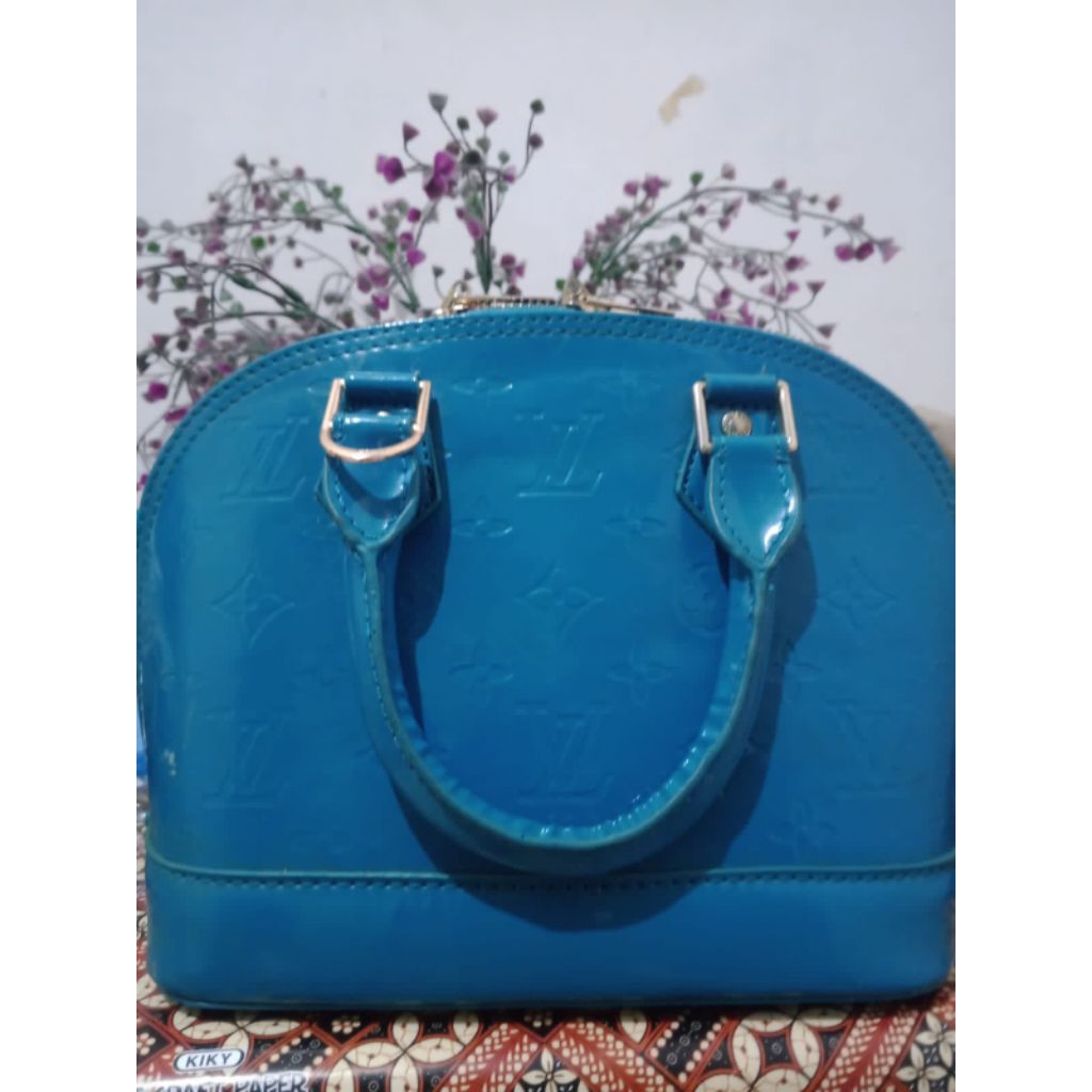 Tas warna biru