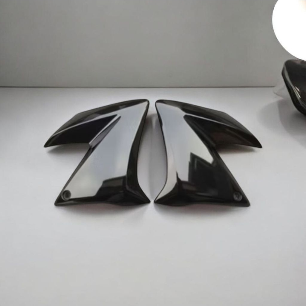 Cover tangki sayap Vixion old lama Th 2009-2012 warna hitam glosy