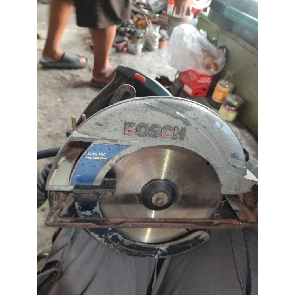 Mesin Potong Kayu  bosch bekas