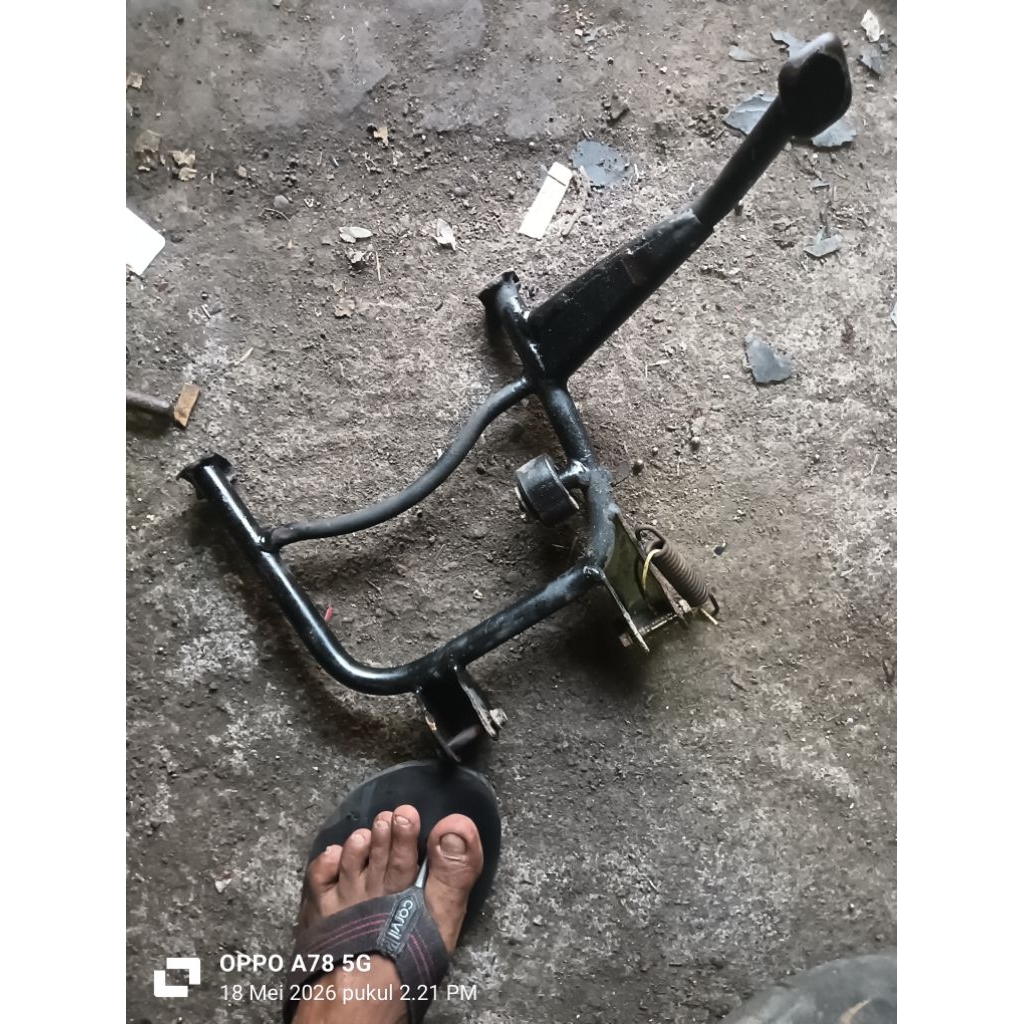 dongkrak tengah Kymco free lx Libero