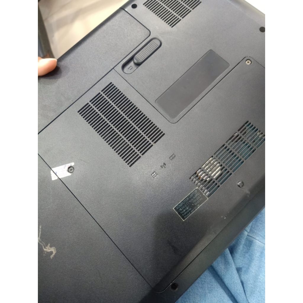Laptop hp pavilion g4 4/320 gb kelengkapan hp charger14 inchCocok untuk tugas kuliah ringan,ngetik,n