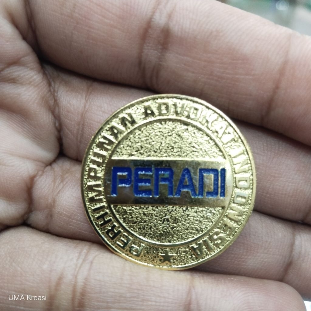 Pin PERADI Sepuh Emas | Pin Pengacara Kuningan