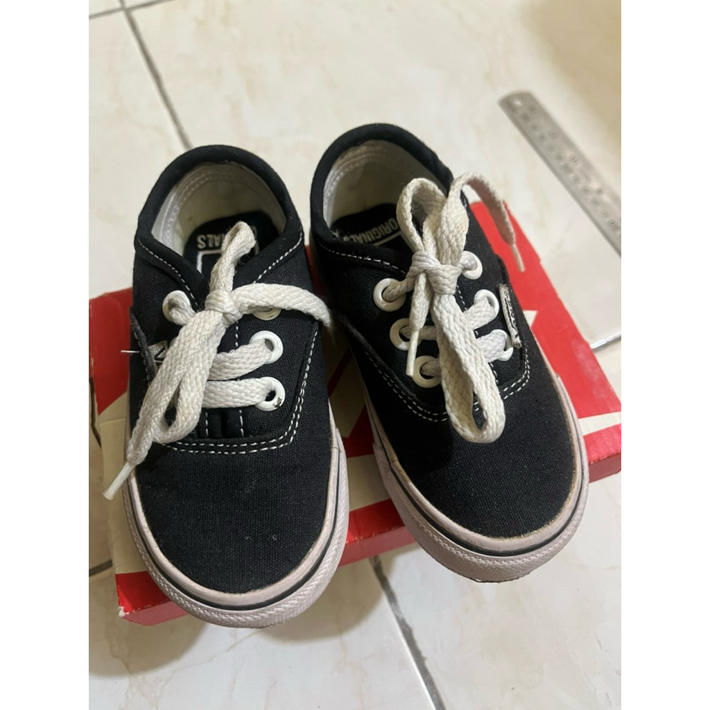 sepatu anak preloved vans