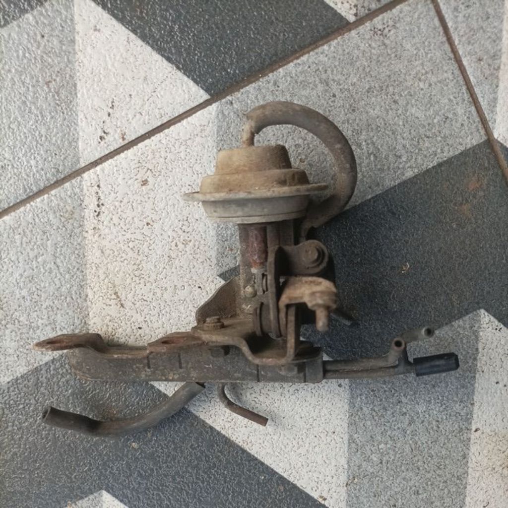 Vacuum idle up Toyota Corolla Twincam