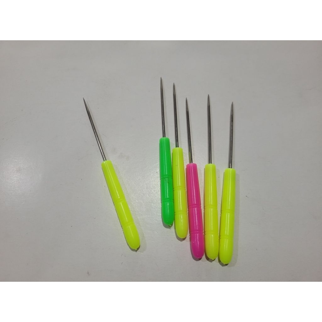 Tusuk kain Pelubang kulit pembolong penusuk bahan dll . Uncek . Tajam halus . plastik . pcs