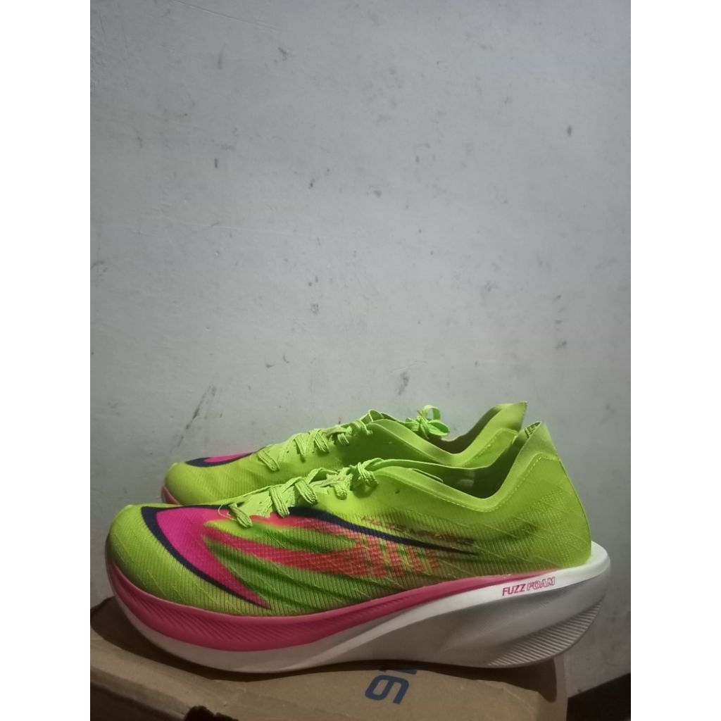 SEPATU LARI/RUNNING 910 MEIRAGE UK 42