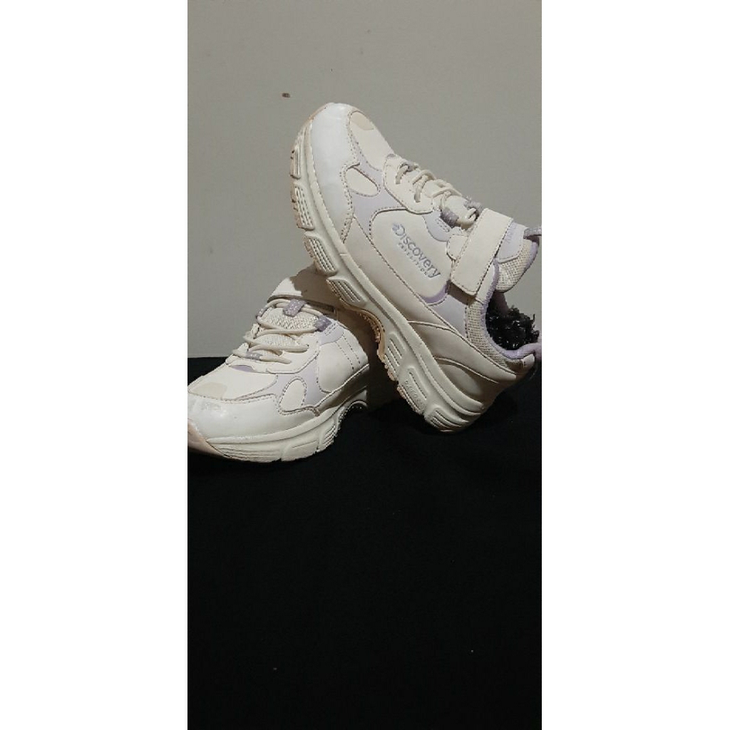 Jual sepatu Discovery warna white size 35 insole 22 cm preloved/seken/second/bekas