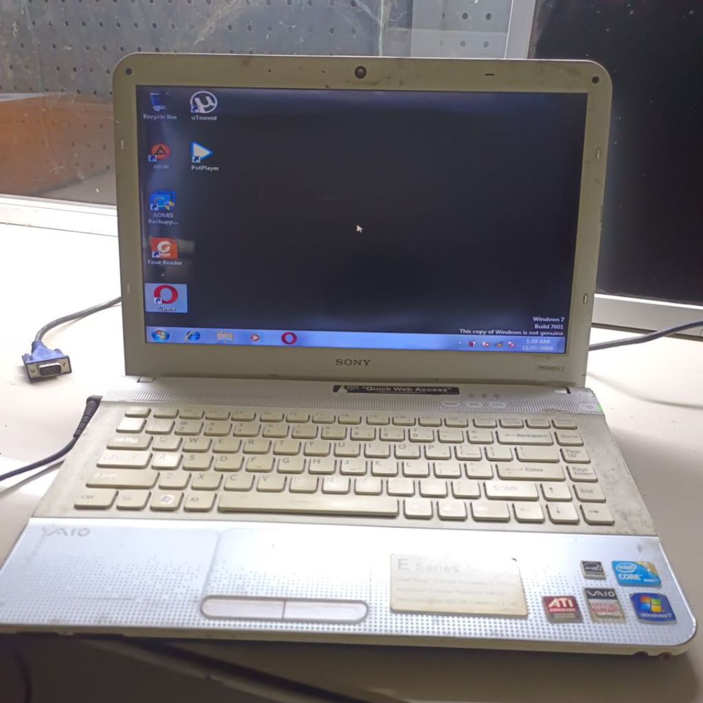 laptop sony vaio PCG-61212W core i3 minusan