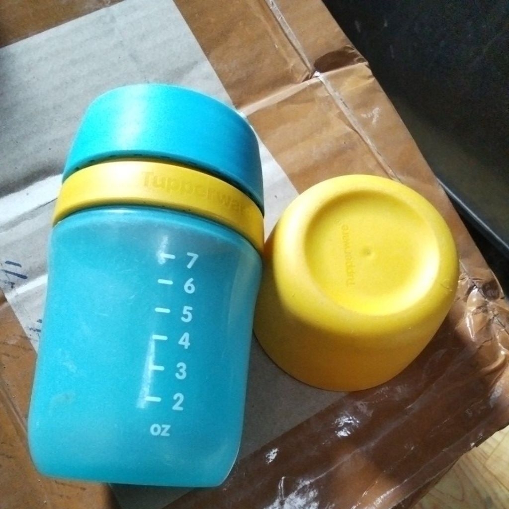 Tupperware botol minum