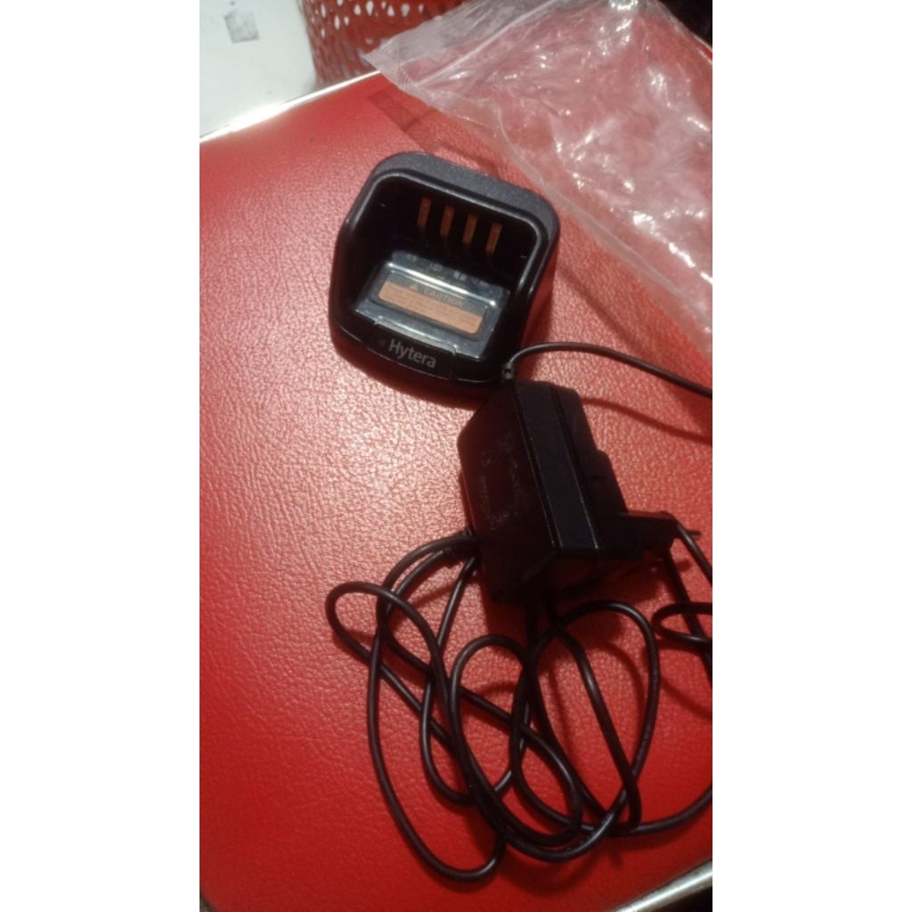 CHARGER HYTERA PD788 CASAN HYTERA PD988 DAN PD688 BEKAS DAN NORMAL