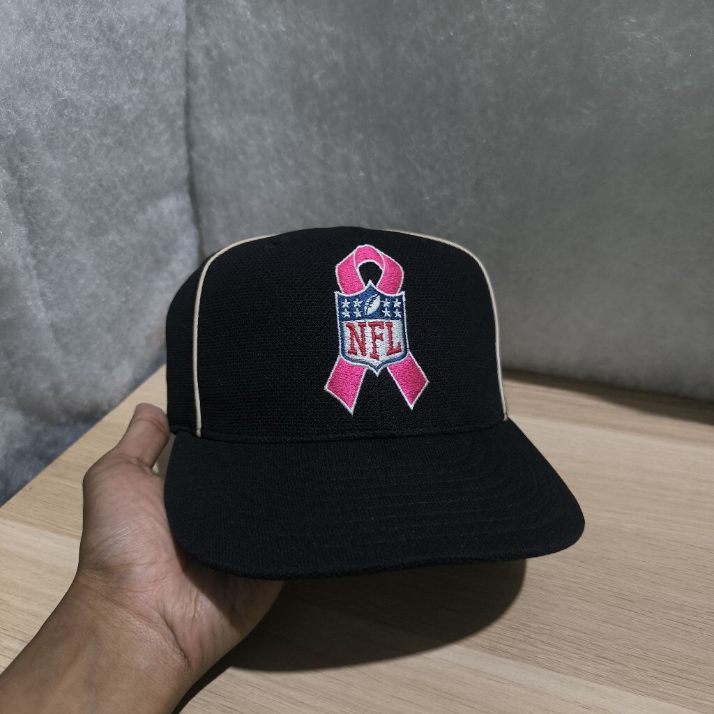 topi Reebok NFL symbol awareness cancer