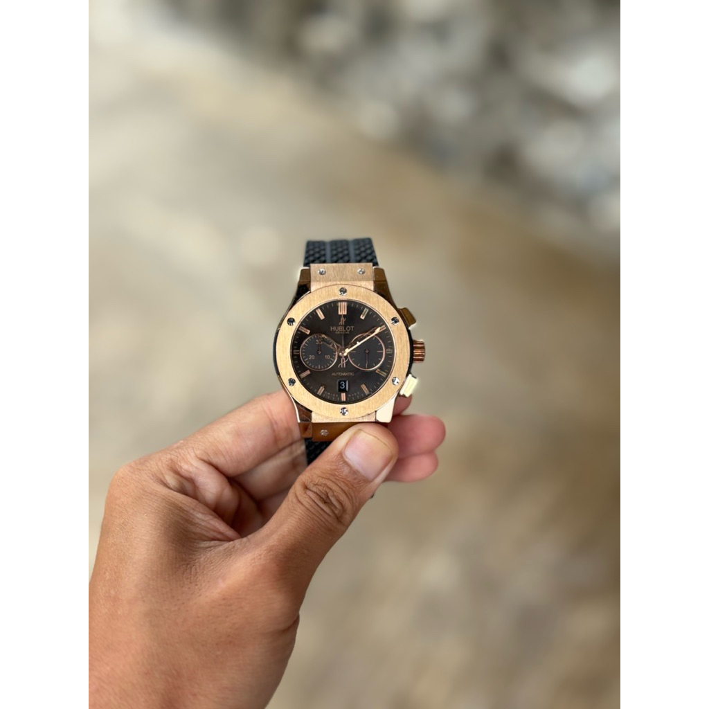 Jam Tangan Hublot Classic Fusion mewah warna gold mulus
