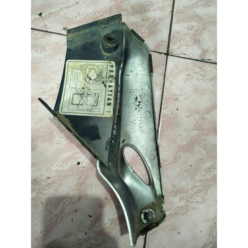 TUTUP AKI COVER AKI FIZR 2003 HITAM SILVER