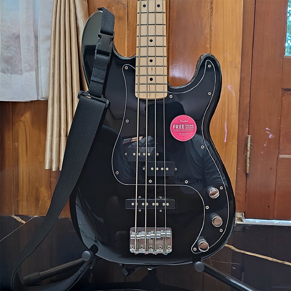 Squier Affinity Series Precision PJ Bass Guitar, Maple, Black