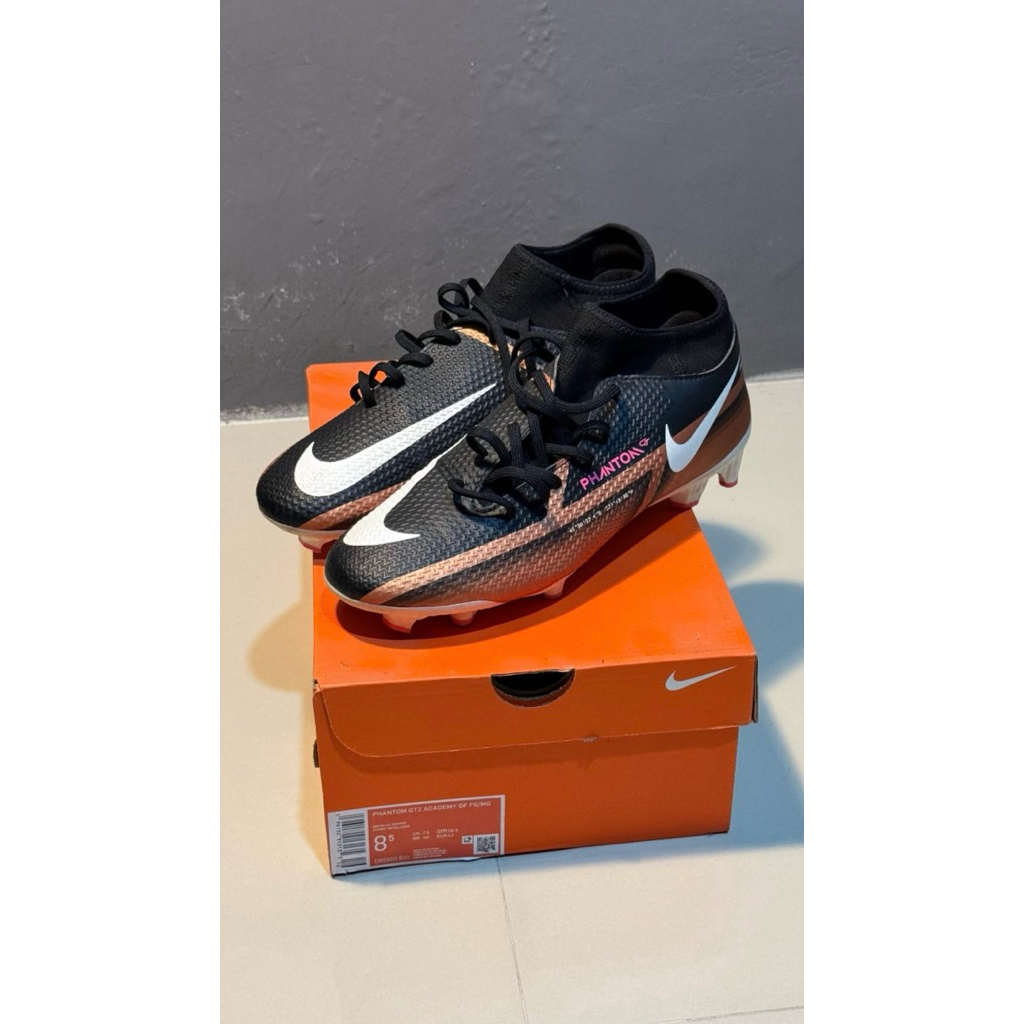 Sepatu bola Nike Phantom  GT2 Academy