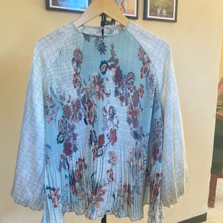 Atasan Blouse Benang Jarum x Raisa Festive Finesse Pleated