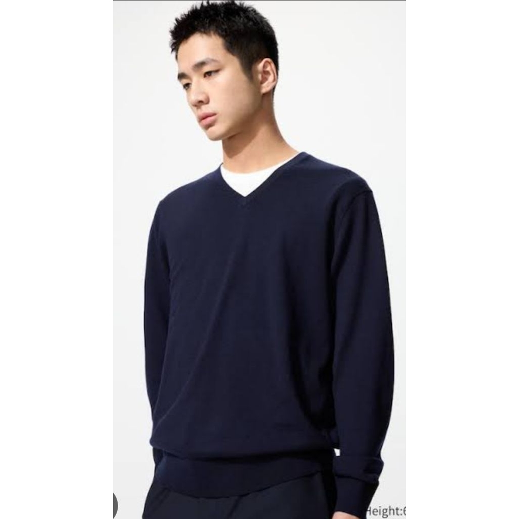 Uniqlo Merino v neck jumper