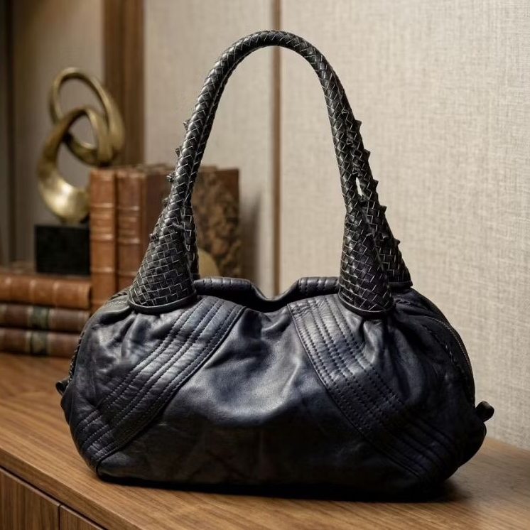 NB02_Hobo bag full black leather ala fendI baby spy